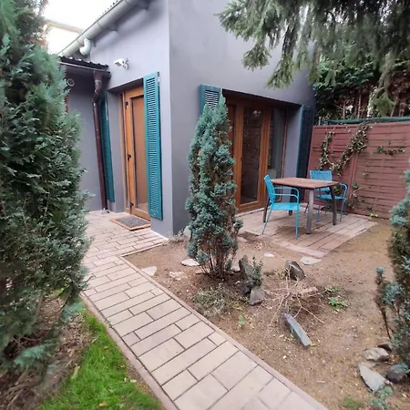 Backyard * Praha